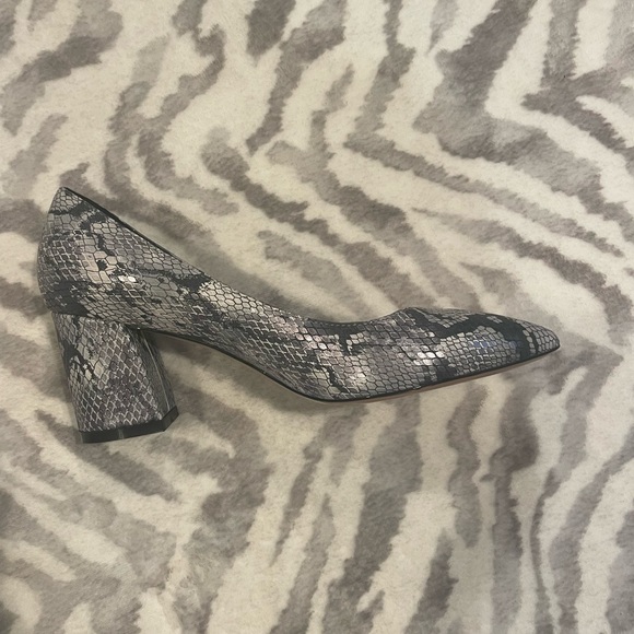 Block Heel Metallic Pumps - Picture 2 of 5